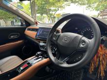 https://riyasewana.com/uploads/honda-vezel-orange-1012270124711.jpg