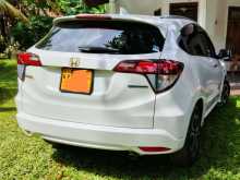 https://riyasewana.com/uploads/honda-vezel-orange-19937524592.jpg