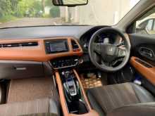 https://riyasewana.com/uploads/honda-vezel-orange-2014-111211012732.jpg