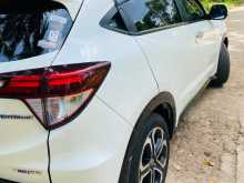 https://riyasewana.com/uploads/honda-vezel-orange-2014-211005812563.jpg
