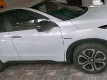 https://riyasewana.com/uploads/honda-vezel-orange-2075858825.jpg