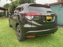 https://riyasewana.com/uploads/honda-vezel-orange-2095545422.jpg