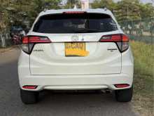 https://riyasewana.com/uploads/honda-vezel-orange-2919400322522.jpg