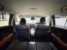 https://riyasewana.com/uploads/honda-vezel-orange-2919402424913.jpg