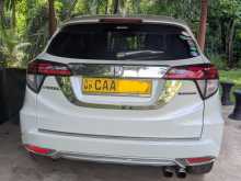 https://riyasewana.com/uploads/honda-vezel-orange-31185451543.jpg