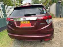https://riyasewana.com/uploads/honda-vezel-orange-32024364652.jpg