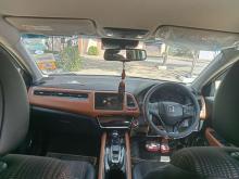 https://riyasewana.com/uploads/honda-vezel-orange-41215496485.jpg