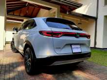 https://riyasewana.com/uploads/honda-vezel-premium-2804024782.jpg