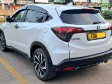 https://riyasewana.com/uploads/honda-vezel-rs-112121454233.jpg