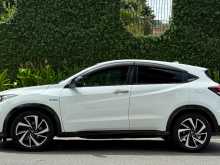 https://riyasewana.com/uploads/honda-vezel-rs-12125404343.jpg