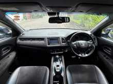 https://riyasewana.com/uploads/honda-vezel-rs-12125404385.jpg