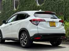 https://riyasewana.com/uploads/honda-vezel-rs-12125404614.jpg