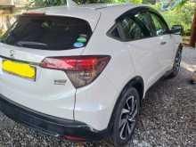 https://riyasewana.com/uploads/honda-vezel-rs-12152228253.jpg