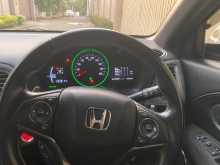 https://riyasewana.com/uploads/honda-vezel-rs-1295116955.jpg