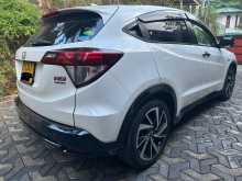 https://riyasewana.com/uploads/honda-vezel-rs-16143415764.jpg