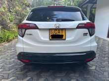 https://riyasewana.com/uploads/honda-vezel-rs-16143415855.jpg