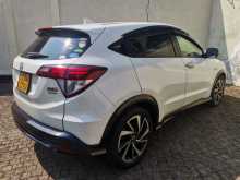 https://riyasewana.com/uploads/honda-vezel-rs-16949294772.jpg