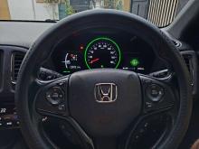 https://riyasewana.com/uploads/honda-vezel-rs-18746296576.jpg