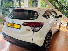 https://riyasewana.com/uploads/honda-vezel-rs-2017-1512511012383.jpg