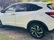 https://riyasewana.com/uploads/honda-vezel-rs-2017-2518501912902.jpg