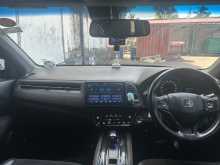 https://riyasewana.com/uploads/honda-vezel-rs-2017-25592612553.jpg