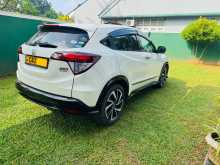 https://riyasewana.com/uploads/honda-vezel-rs-2017-412121512143.jpg