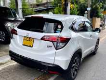 https://riyasewana.com/uploads/honda-vezel-rs-2017-415463412102.jpg