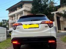 https://riyasewana.com/uploads/honda-vezel-rs-2017-611450112922.jpg