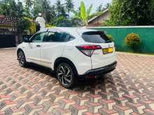 https://riyasewana.com/uploads/honda-vezel-rs-2017-620334012863.jpg