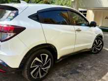 https://riyasewana.com/uploads/honda-vezel-rs-2017-622373912783.jpg