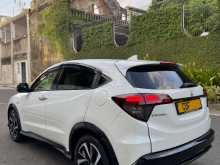 https://riyasewana.com/uploads/honda-vezel-rs-2019-176211612933.jpg
