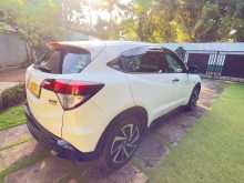 https://riyasewana.com/uploads/honda-vezel-rs-20841464942.jpg