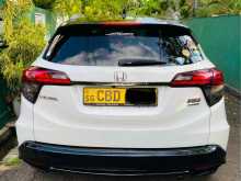 https://riyasewana.com/uploads/honda-vezel-rs-2118352122142.jpg