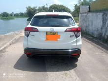 https://riyasewana.com/uploads/honda-vezel-rs-21443136574.jpg