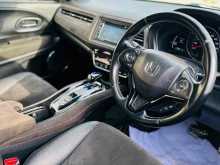 https://riyasewana.com/uploads/honda-vezel-rs-2314420122302.jpg