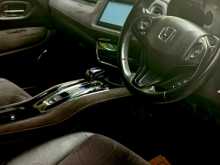 https://riyasewana.com/uploads/honda-vezel-rs-24213359186.jpg