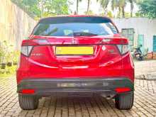 https://riyasewana.com/uploads/honda-vezel-rs-24213359192.jpg