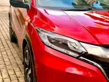 https://riyasewana.com/uploads/honda-vezel-rs-24213359585.jpg