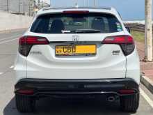 https://riyasewana.com/uploads/honda-vezel-rs-26113808804.jpg