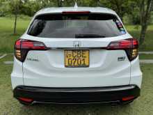 https://riyasewana.com/uploads/honda-vezel-rs-2717180922803.jpg