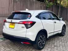 https://riyasewana.com/uploads/honda-vezel-rs-271952014733.jpg