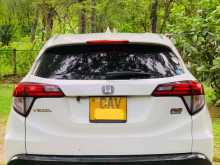 https://riyasewana.com/uploads/honda-vezel-rs-2810392422202.jpg
