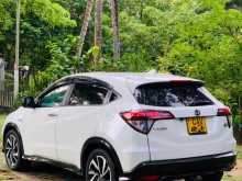 https://riyasewana.com/uploads/honda-vezel-rs-2810392522593.jpg