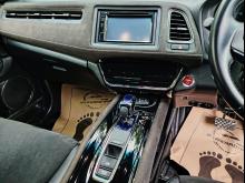 https://riyasewana.com/uploads/honda-vezel-rs-2921430917235.jpg