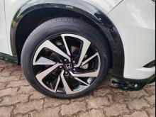 https://riyasewana.com/uploads/honda-vezel-rs-2921431017256.jpg