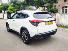 https://riyasewana.com/uploads/honda-vezel-rs-317055517266.jpg