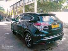 https://riyasewana.com/uploads/honda-vezel-rs-41318084192.jpg