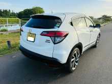https://riyasewana.com/uploads/honda-vezel-rs-58284222243.jpg