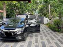https://riyasewana.com/uploads/honda-vezel-rs-6112645594.jpg