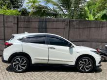 https://riyasewana.com/uploads/honda-vezel-rs-6720116895.jpg